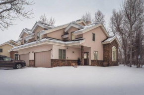 The Woodland Townhome - Located on Ski Hill Road
